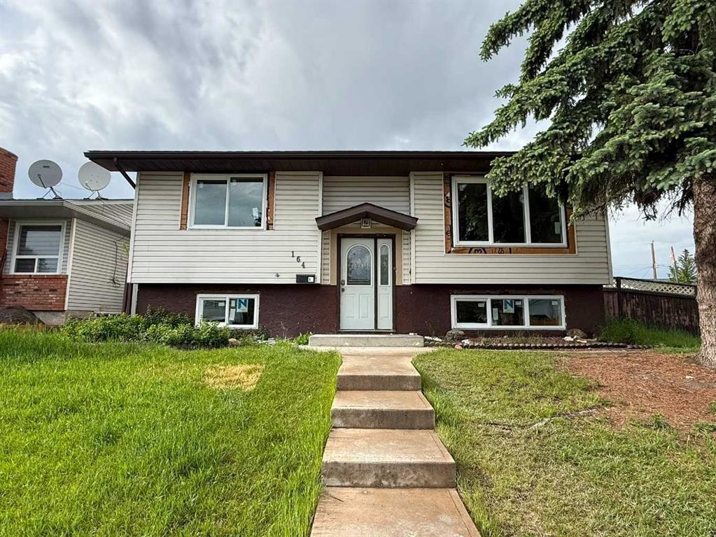 164 Manora Crescent Ne, Calgary, AB