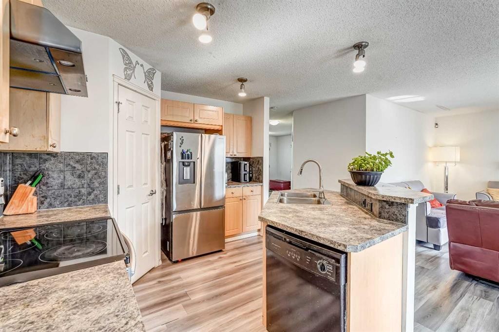 84 Saddletree Close Ne, Calgary, AB
