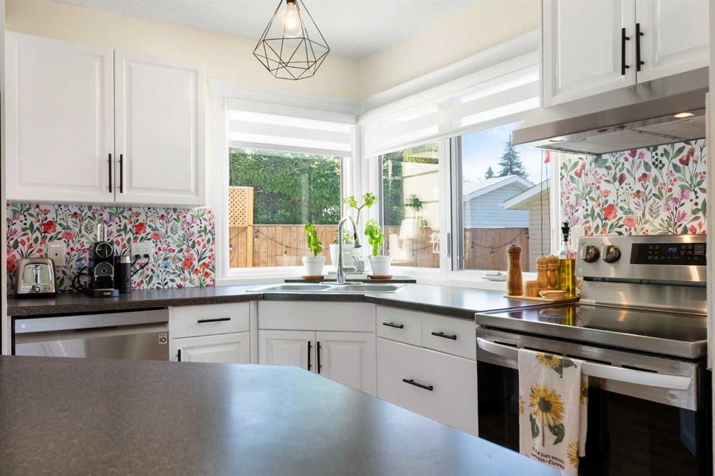 263 Midlawn Close Se, Calgary, AB
