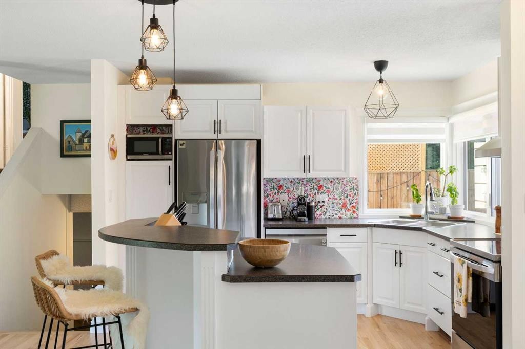 263 Midlawn Close Se, Calgary, AB