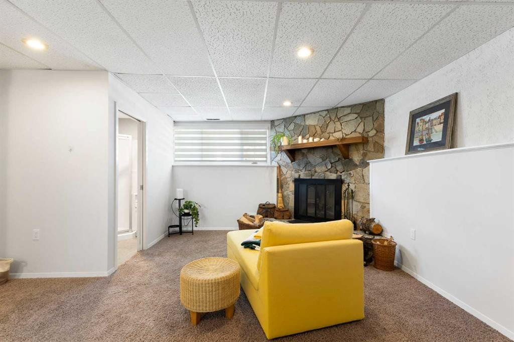 263 Midlawn Close Se, Calgary, AB