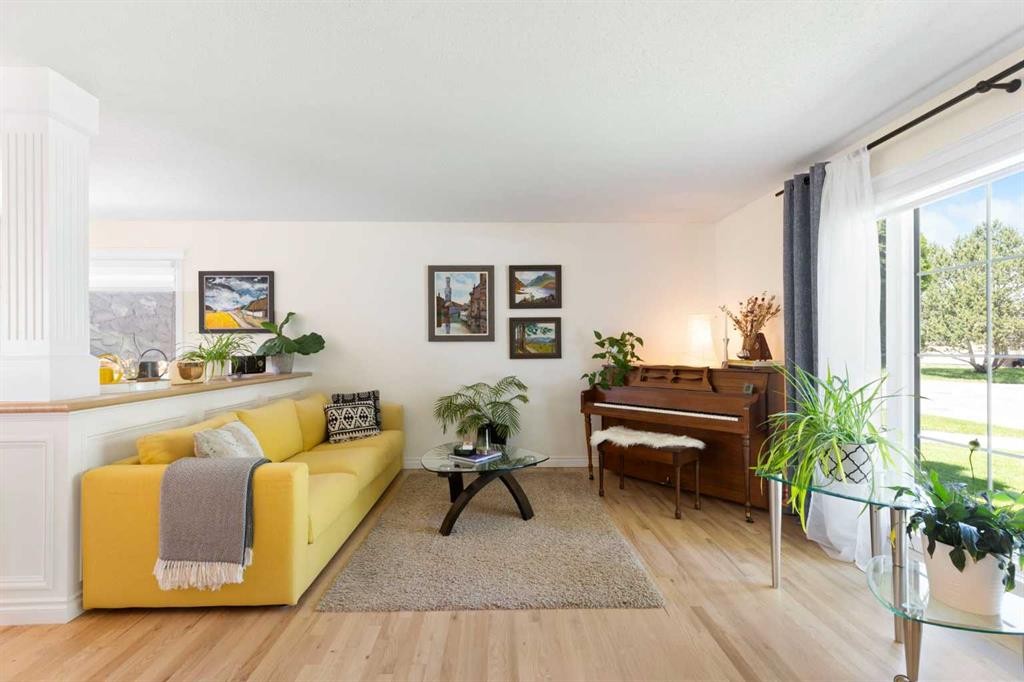 263 Midlawn Close Se, Calgary, AB