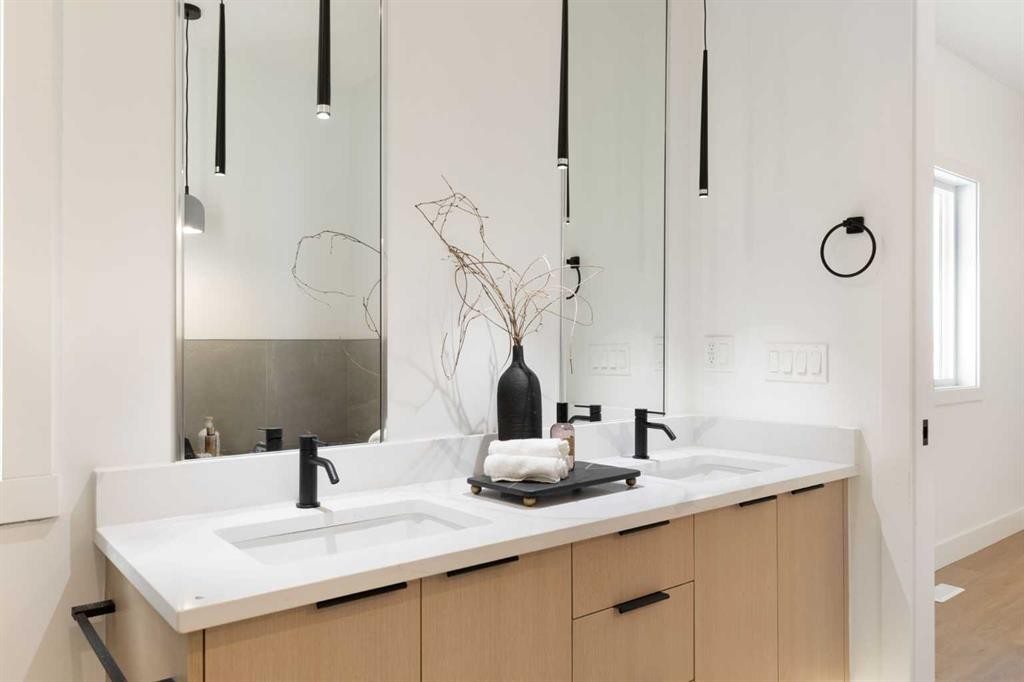 26 St Andrews Close, Lyalta, AB - Indoor Photo Showing Bathroom
