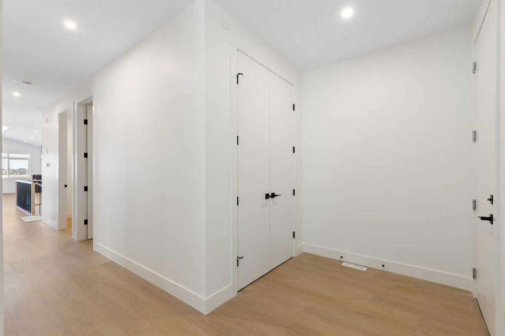 26 St Andrews Close, Lyalta, AB - Indoor Photo Showing Other Room