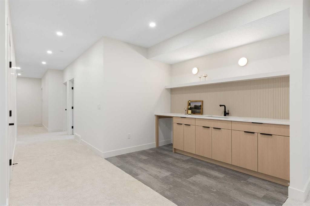 26 St Andrews Close, Lyalta, AB - Indoor Photo Showing Other Room