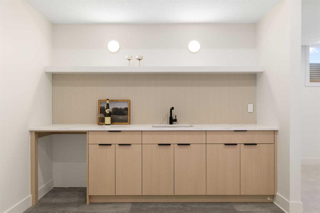 26 St Andrews Close, Lyalta, AB - Indoor Photo Showing Other Room