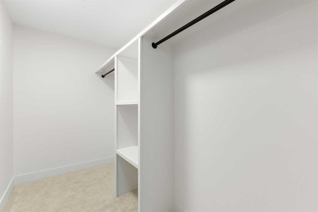26 St Andrews Close, Lyalta, AB - Indoor With Storage