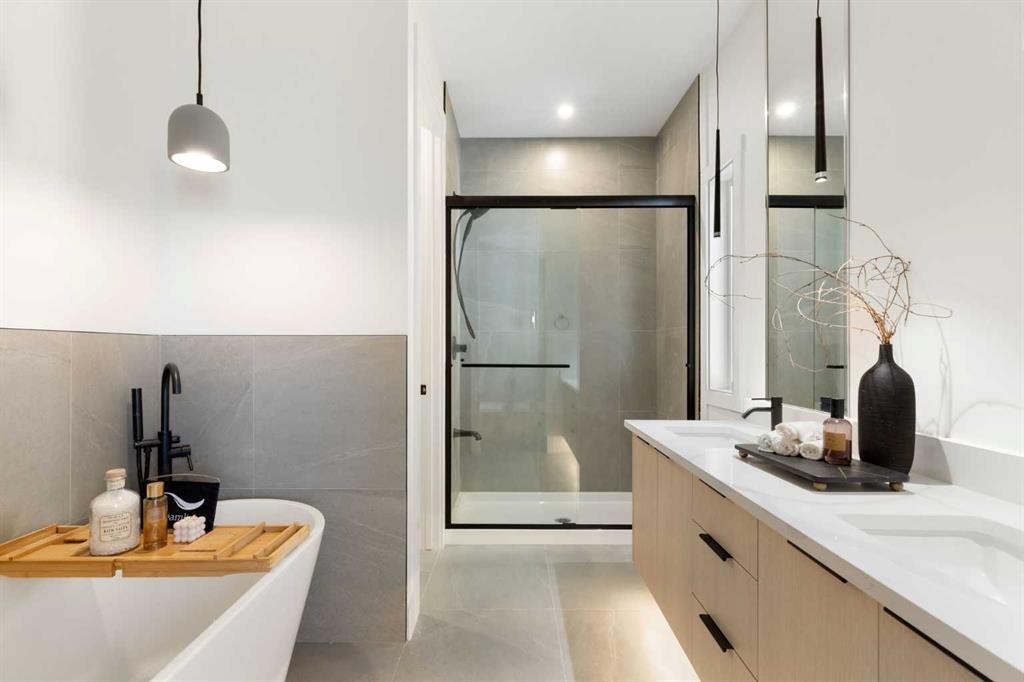 26 St Andrews Close, Lyalta, AB - Indoor Photo Showing Bathroom