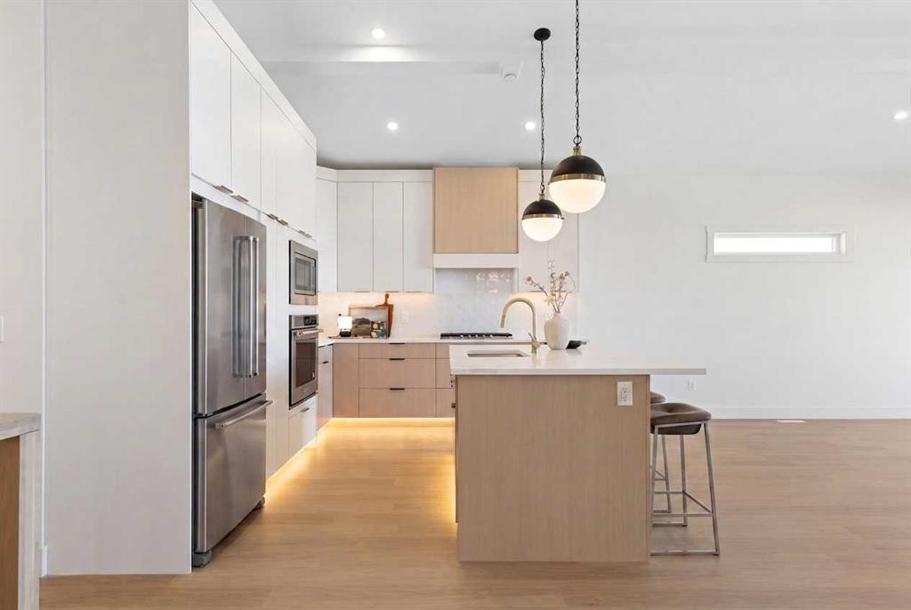26 St Andrews Close, Lyalta, AB - Indoor Photo Showing Kitchen With Stainless Steel Kitchen With Upgraded Kitchen