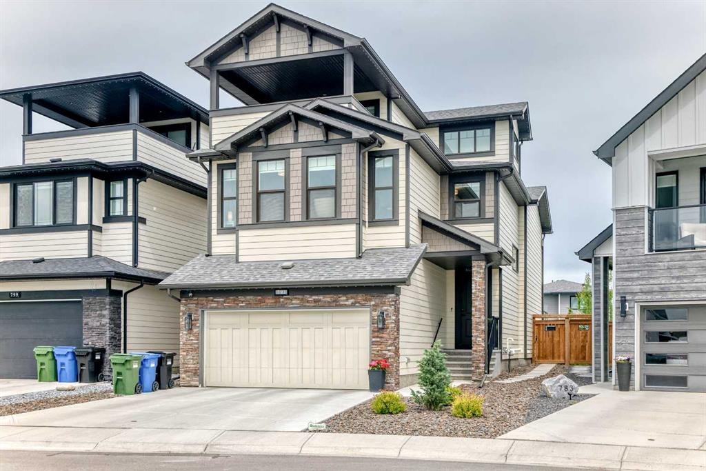 791 Cranbrook Gardens Se, Calgary, AB