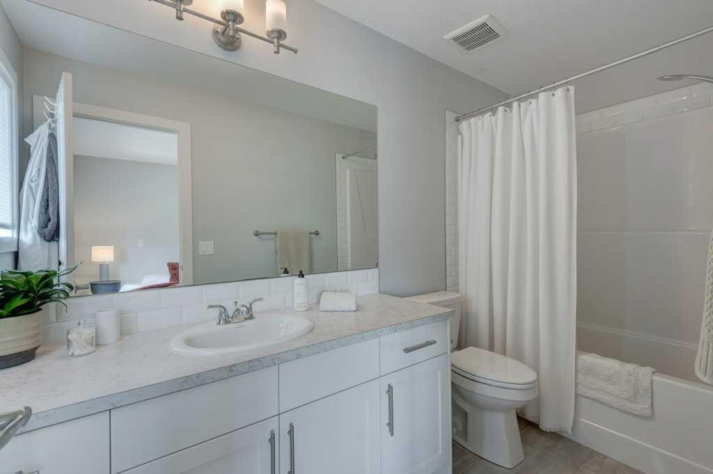 1293 Legacy Circle Se, Calgary, AB - Indoor Photo Showing Bathroom