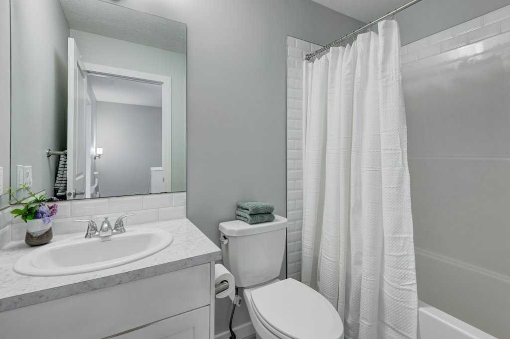 1293 Legacy Circle Se, Calgary, AB - Indoor Photo Showing Bathroom