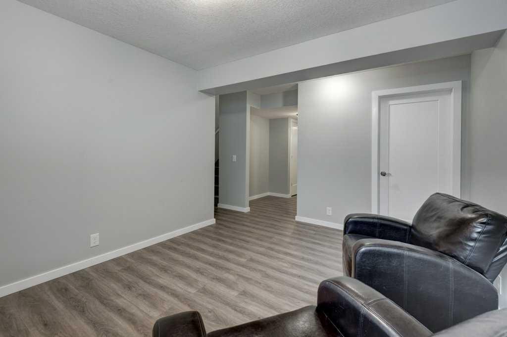 1293 Legacy Circle Se, Calgary, AB - Indoor Photo Showing Other Room