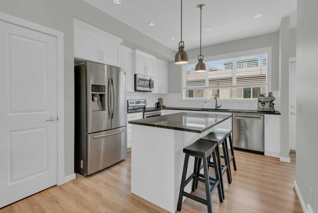 1293 Legacy Circle Se, Calgary, AB - Indoor Photo Showing Kitchen With Upgraded Kitchen
