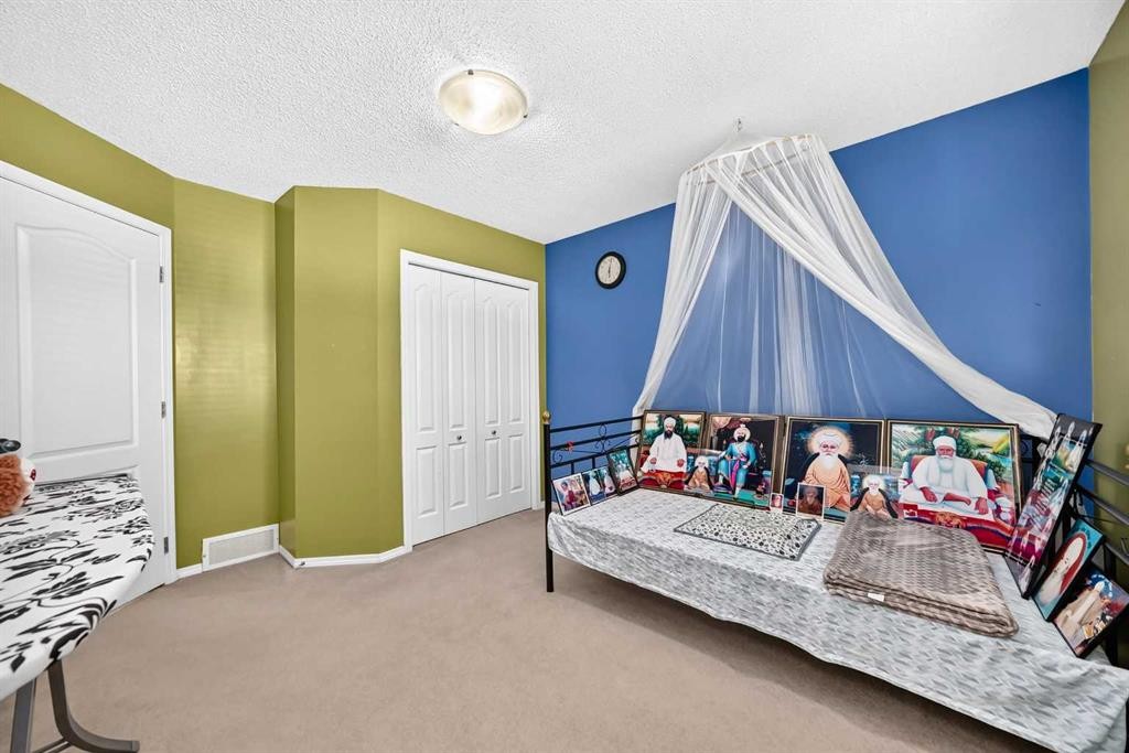 18 Taralake Gardens Ne, Calgary, AB