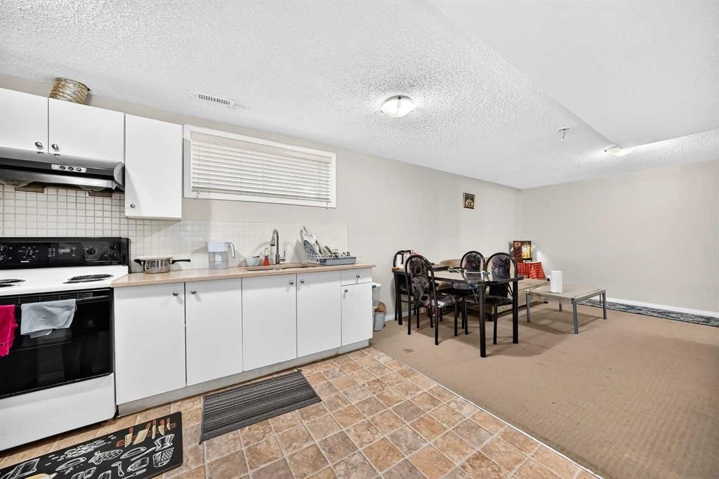 18 Taralake Gardens Ne, Calgary, AB
