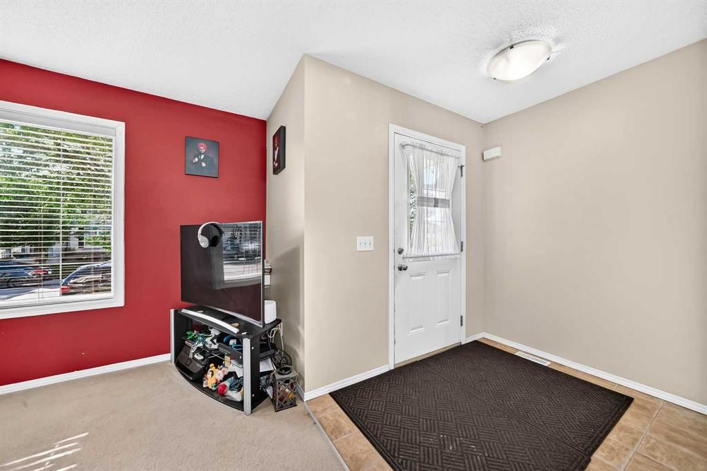 18 Taralake Gardens Ne, Calgary, AB