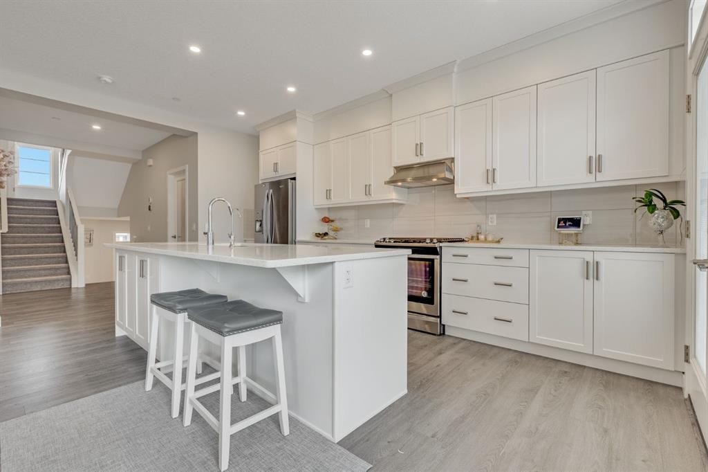 107 Howse Road Ne, Calgary, AB - Indoor Photo Showing Kitchen With Upgraded Kitchen