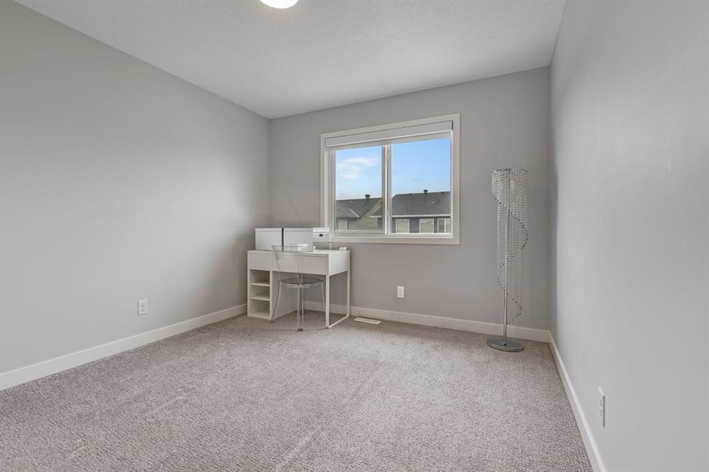 107 Howse Road Ne, Calgary, AB - Indoor