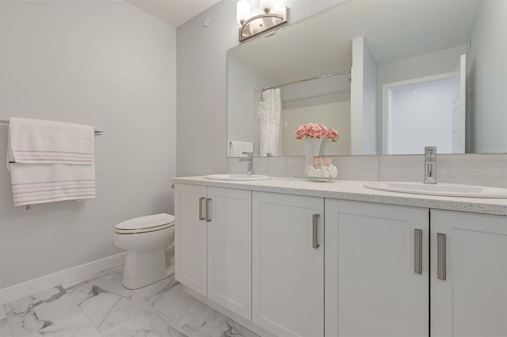 107 Howse Road Ne, Calgary, AB - Indoor Photo Showing Bathroom