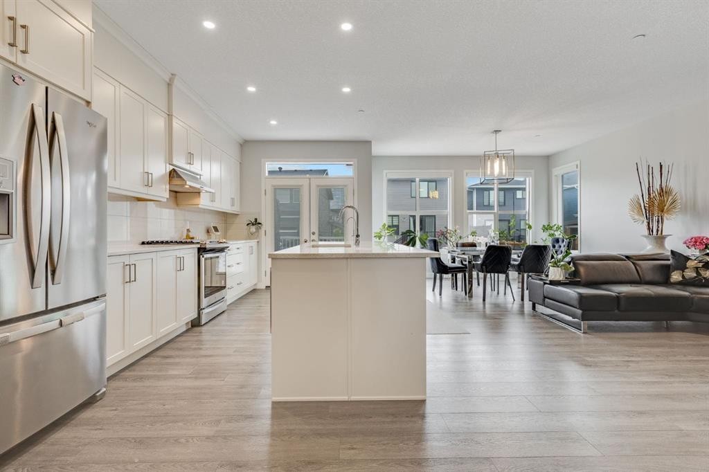 107 Howse Road Ne, Calgary, AB - Indoor Photo Showing Kitchen With Stainless Steel Kitchen