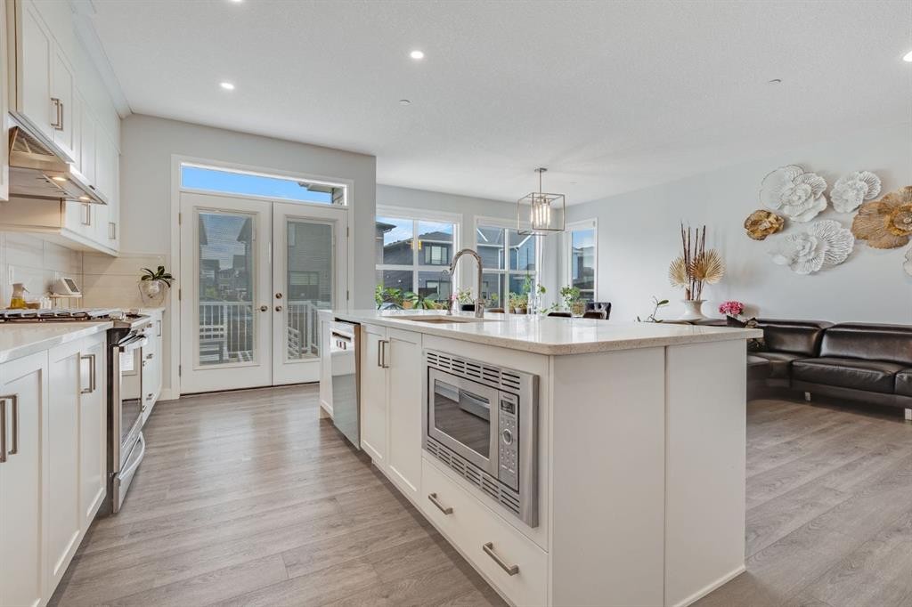 107 Howse Road Ne, Calgary, AB - Indoor Photo Showing Kitchen With Upgraded Kitchen