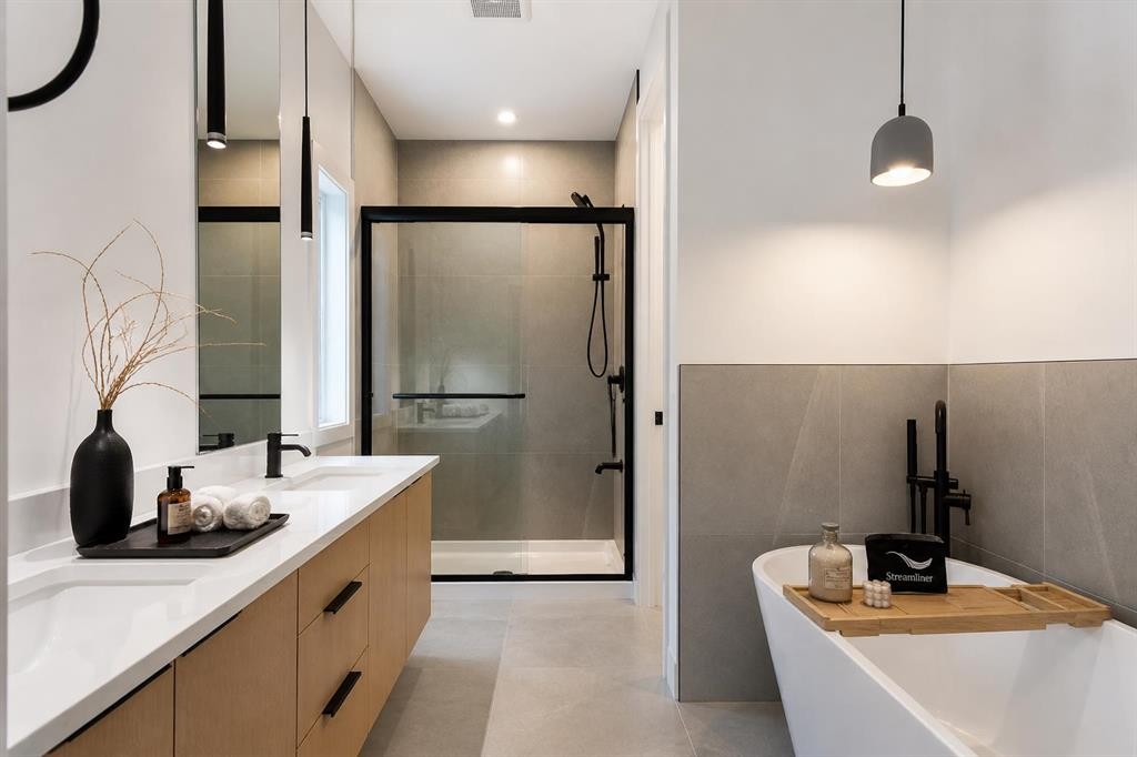 24 St Andrews Close, Lyalta, AB - Indoor