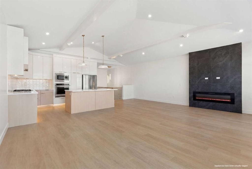 24 St Andrews Close, Lyalta, AB - Indoor Photo Showing Kitchen With Stainless Steel Kitchen With Upgraded Kitchen