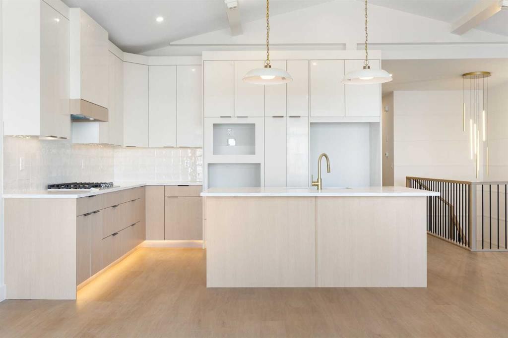 24 St Andrews Close, Lyalta, AB - Indoor Photo Showing Kitchen With Upgraded Kitchen
