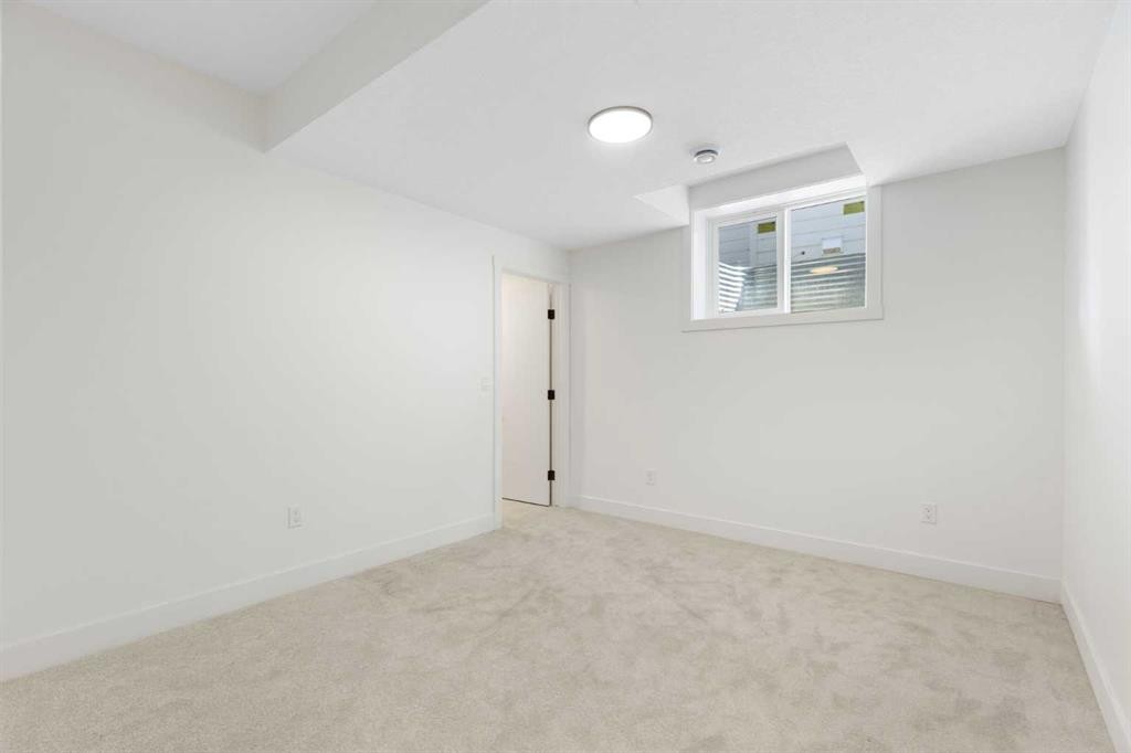 24 St Andrews Close, Lyalta, AB - Indoor Photo Showing Other Room