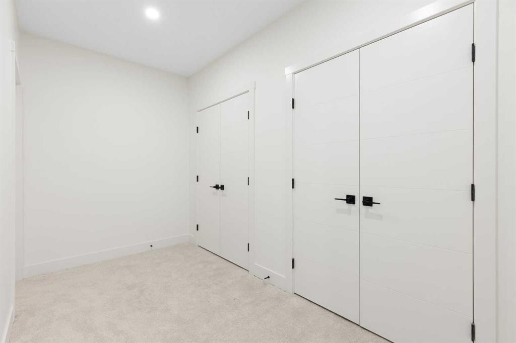 24 St Andrews Close, Lyalta, AB - Indoor Photo Showing Other Room