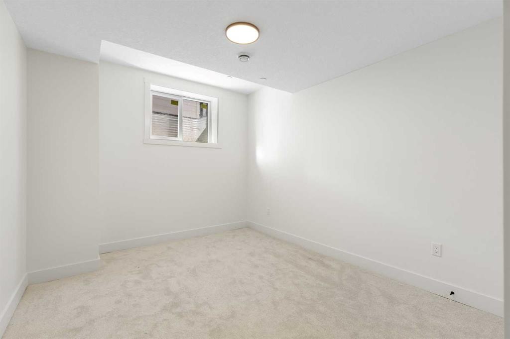 24 St Andrews Close, Lyalta, AB - Indoor Photo Showing Other Room