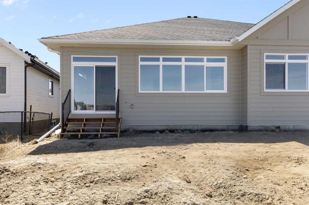 24 St Andrews Close, Lyalta, AB - Outdoor With Exterior