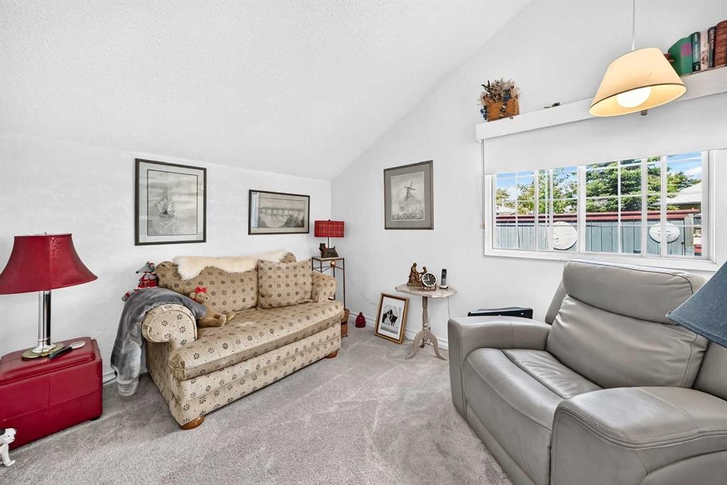 310 Huntham Place Ne, Calgary, AB