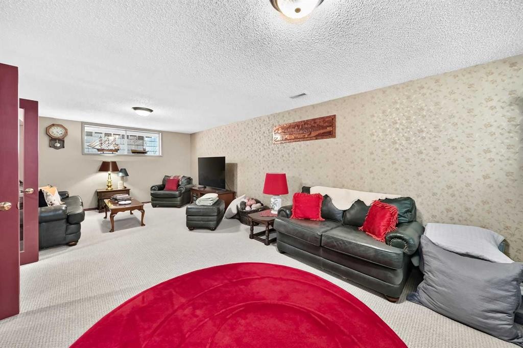 310 Huntham Place Ne, Calgary, AB
