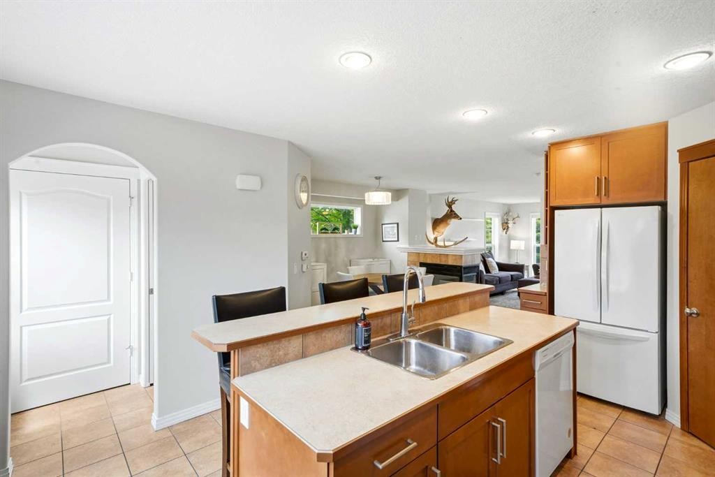 13 Drake Landing Way, Okotoks, AB