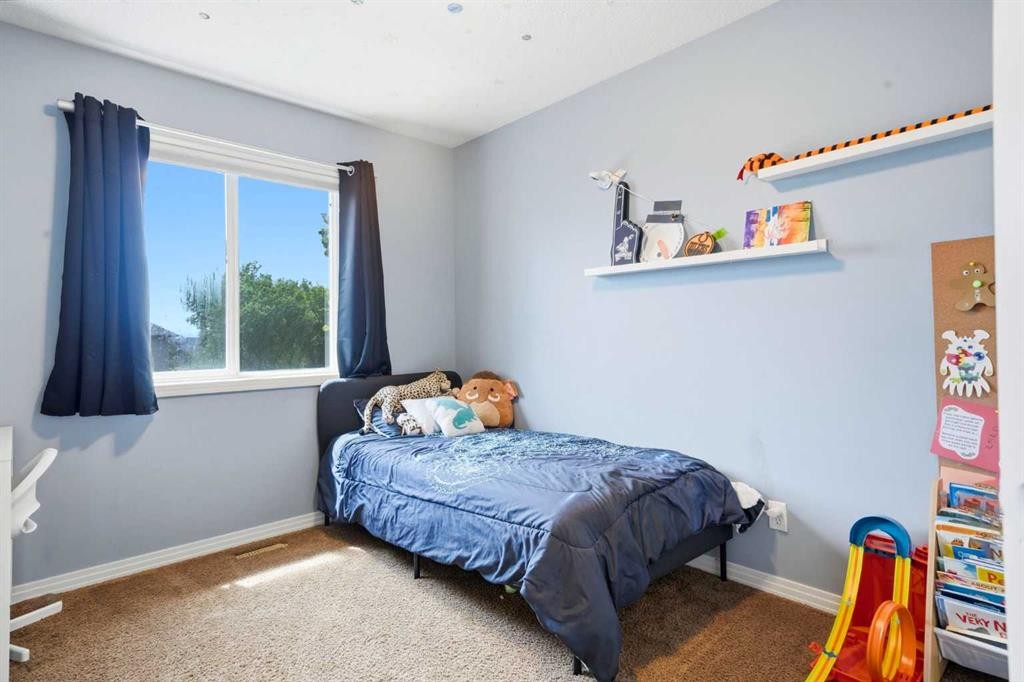13 Drake Landing Way, Okotoks, AB