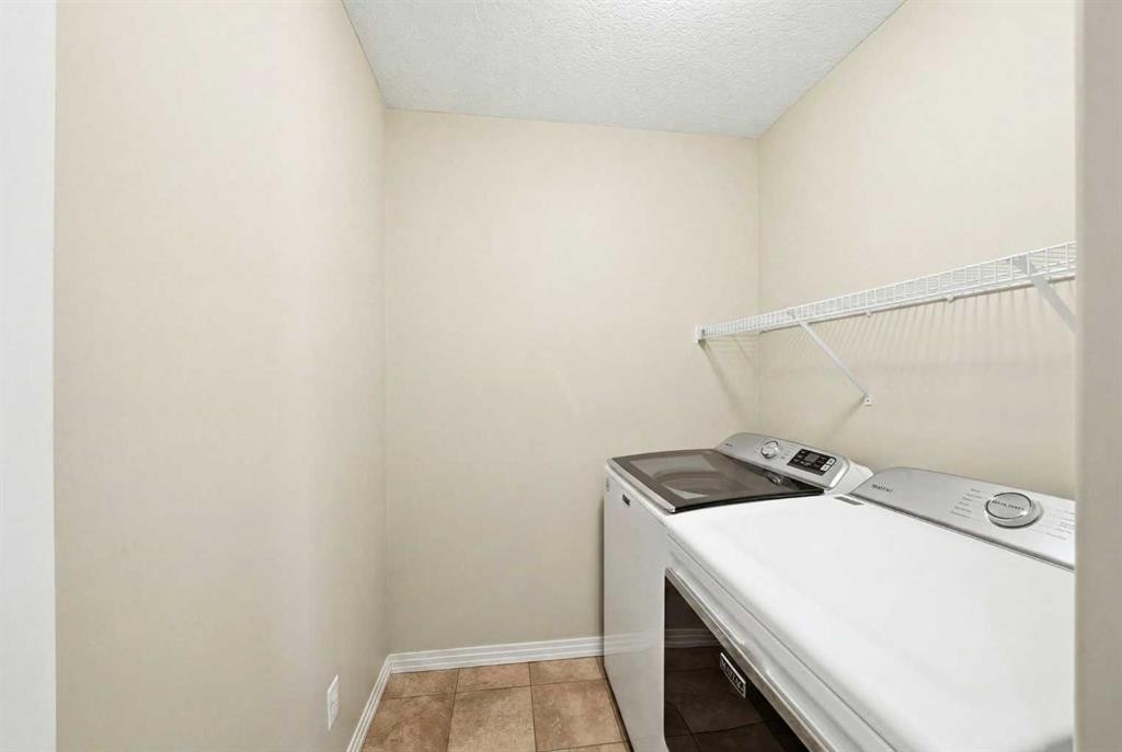 13 Drake Landing Way, Okotoks, AB