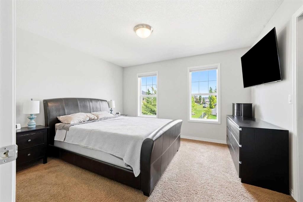 13 Drake Landing Way, Okotoks, AB