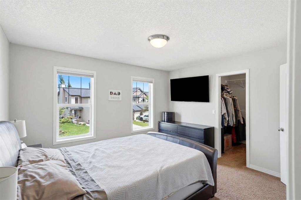 13 Drake Landing Way, Okotoks, AB