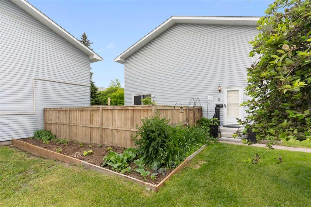 11-4810 40 Avenue Sw, Calgary, AB