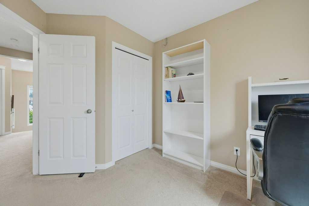 358 Prestwick Circle Se, Calgary, AB