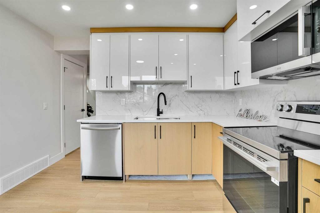 74 Castledale Way Ne, Calgary, AB