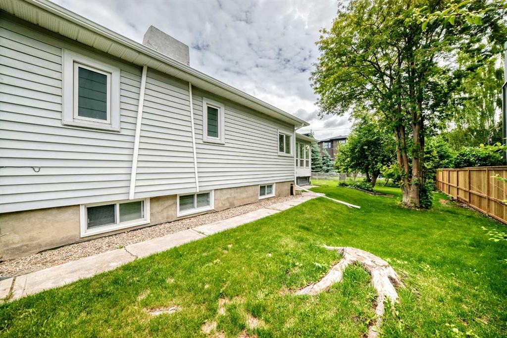 1712 28 Street Sw, Calgary, AB