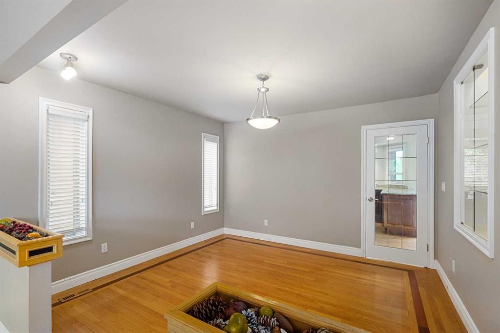 112 Hawkford Crescent Nw, Calgary, AB - Indoor Photo Showing Other Room