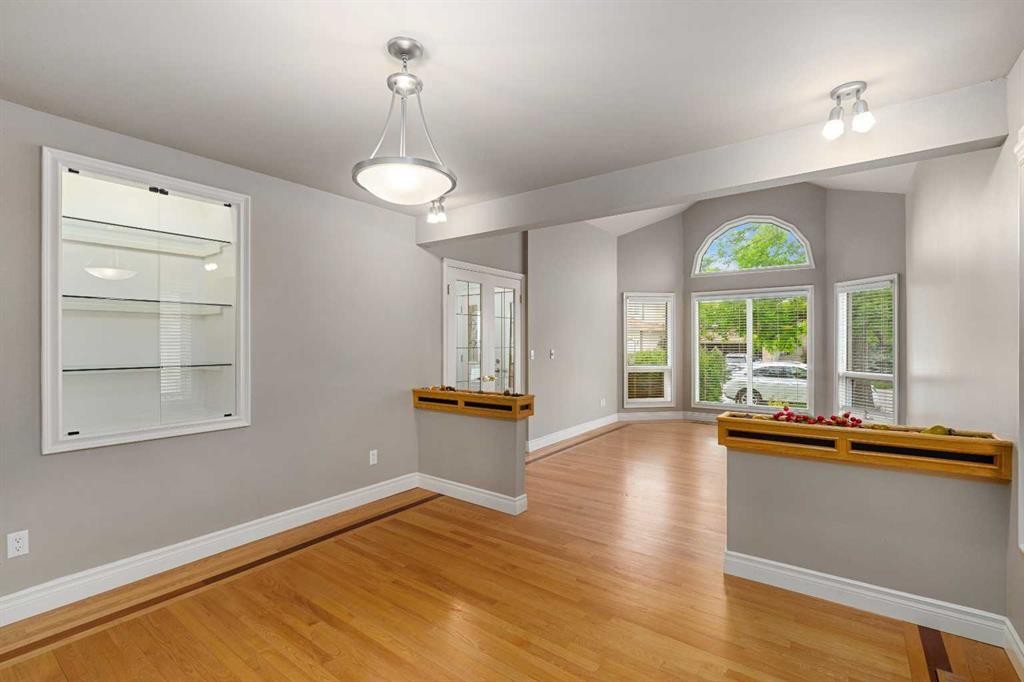 112 Hawkford Crescent Nw, Calgary, AB - Indoor Photo Showing Other Room