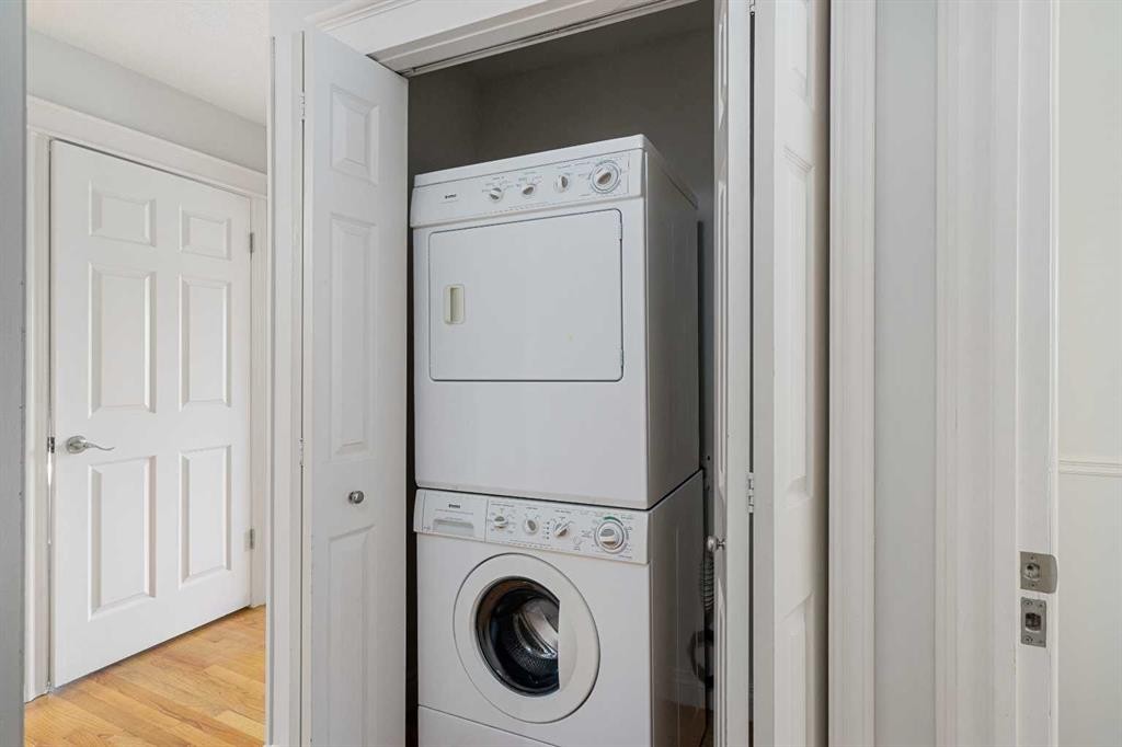 112 Hawkford Crescent Nw, Calgary, AB - Indoor Photo Showing Laundry Room