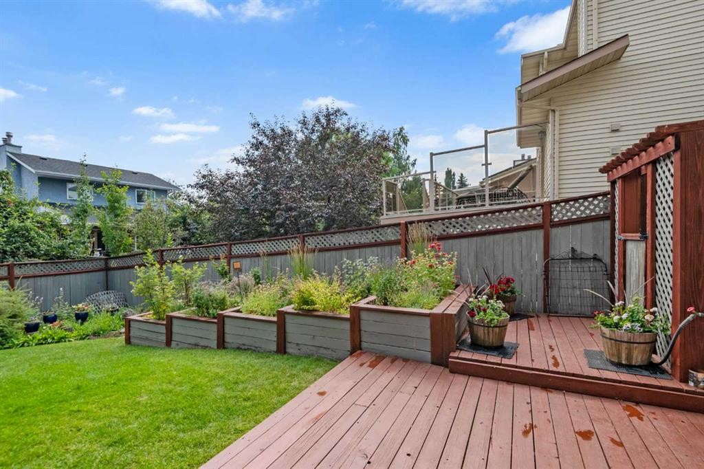112 Hawkford Crescent Nw, Calgary, AB - Outdoor With Deck Patio Veranda With Exterior