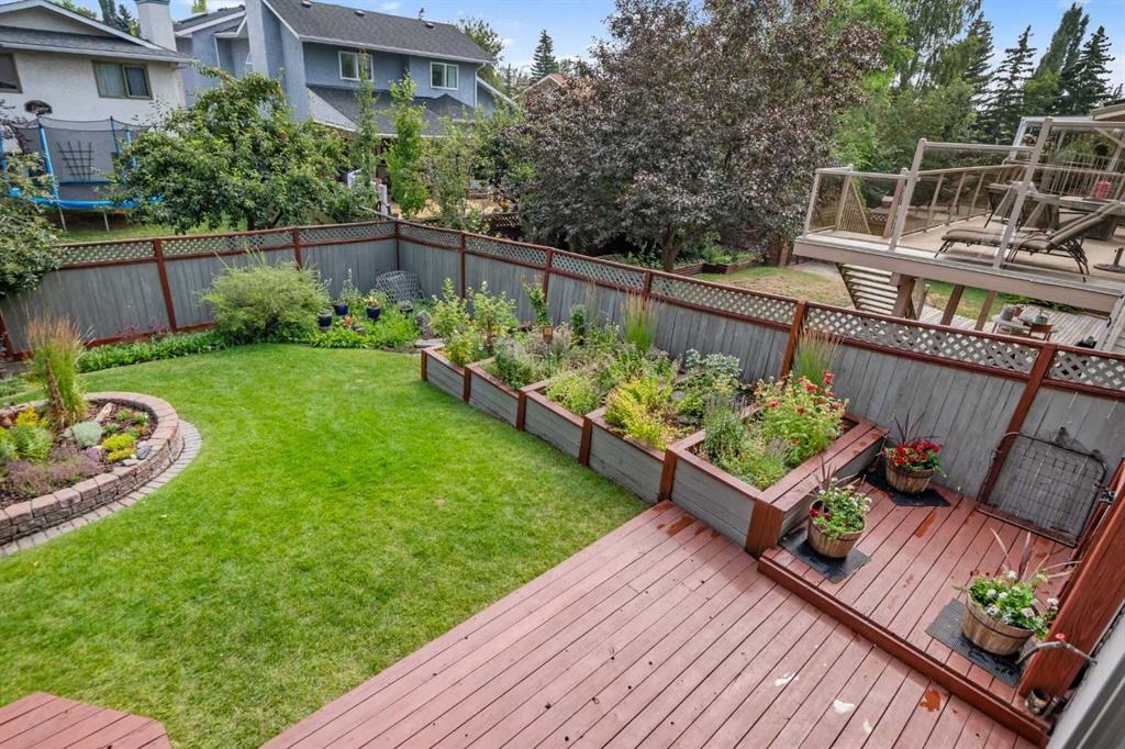112 Hawkford Crescent Nw, Calgary, AB - Outdoor With Deck Patio Veranda
