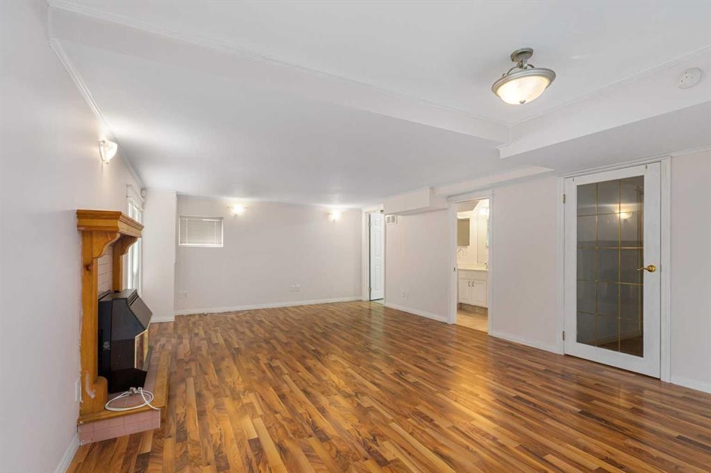 112 Hawkford Crescent Nw, Calgary, AB - Indoor Photo Showing Other Room